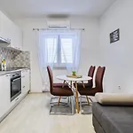 Daire Modern Old Town - *
