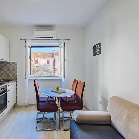 Lejlighed Modern Old Town -