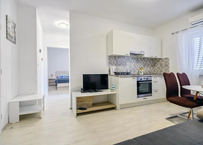 Modern Old Town - Apartamento *