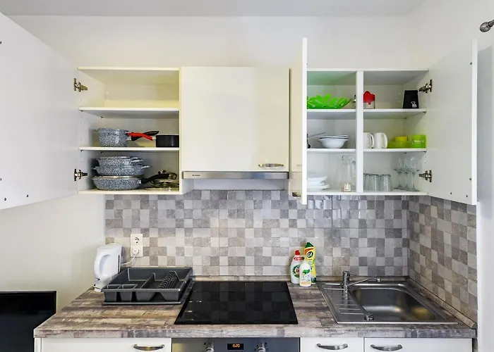 Modern Old Town - 자다르