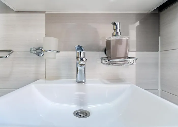 Modern Old Town - 자다르