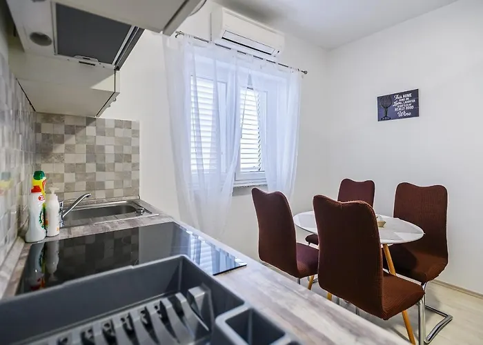 Modern Old Town - 자다르